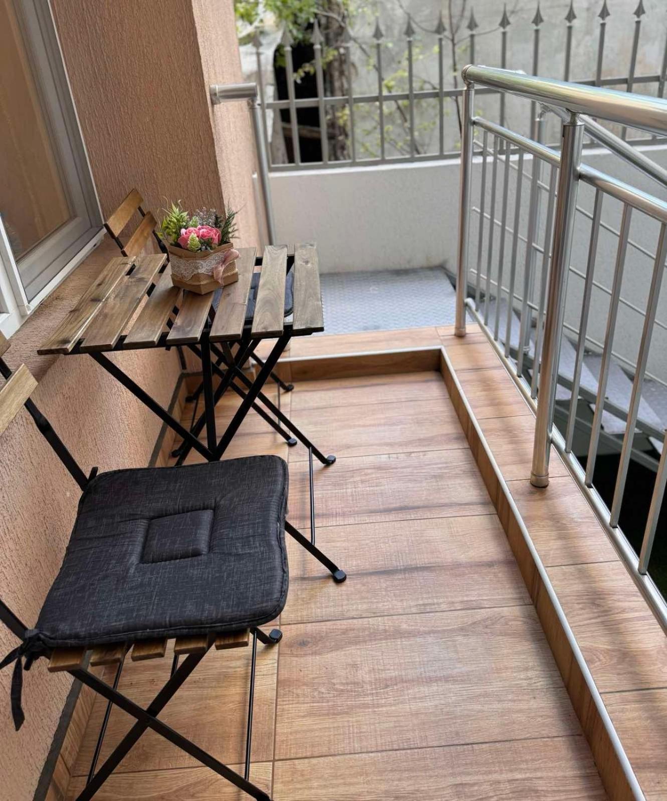 Goldy Central Beach Apartment With Private Garden Burgas Ngoại thất bức ảnh